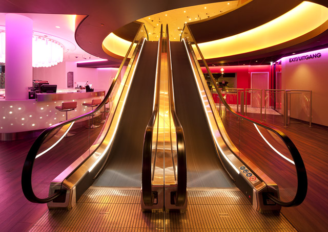 interieurfotograaf Irene van der Meijs, interieurfotografie, Roltrappen, Holland Casino Scheveningen