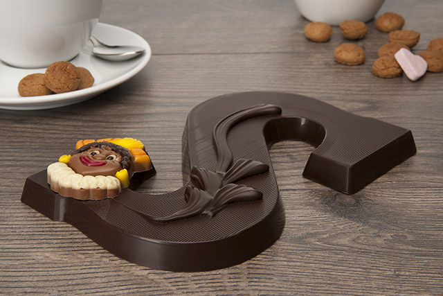 chocolade letter, S, Sinterklaas, zwarte piet, 5 december, foodfotografie, foodfotograaf